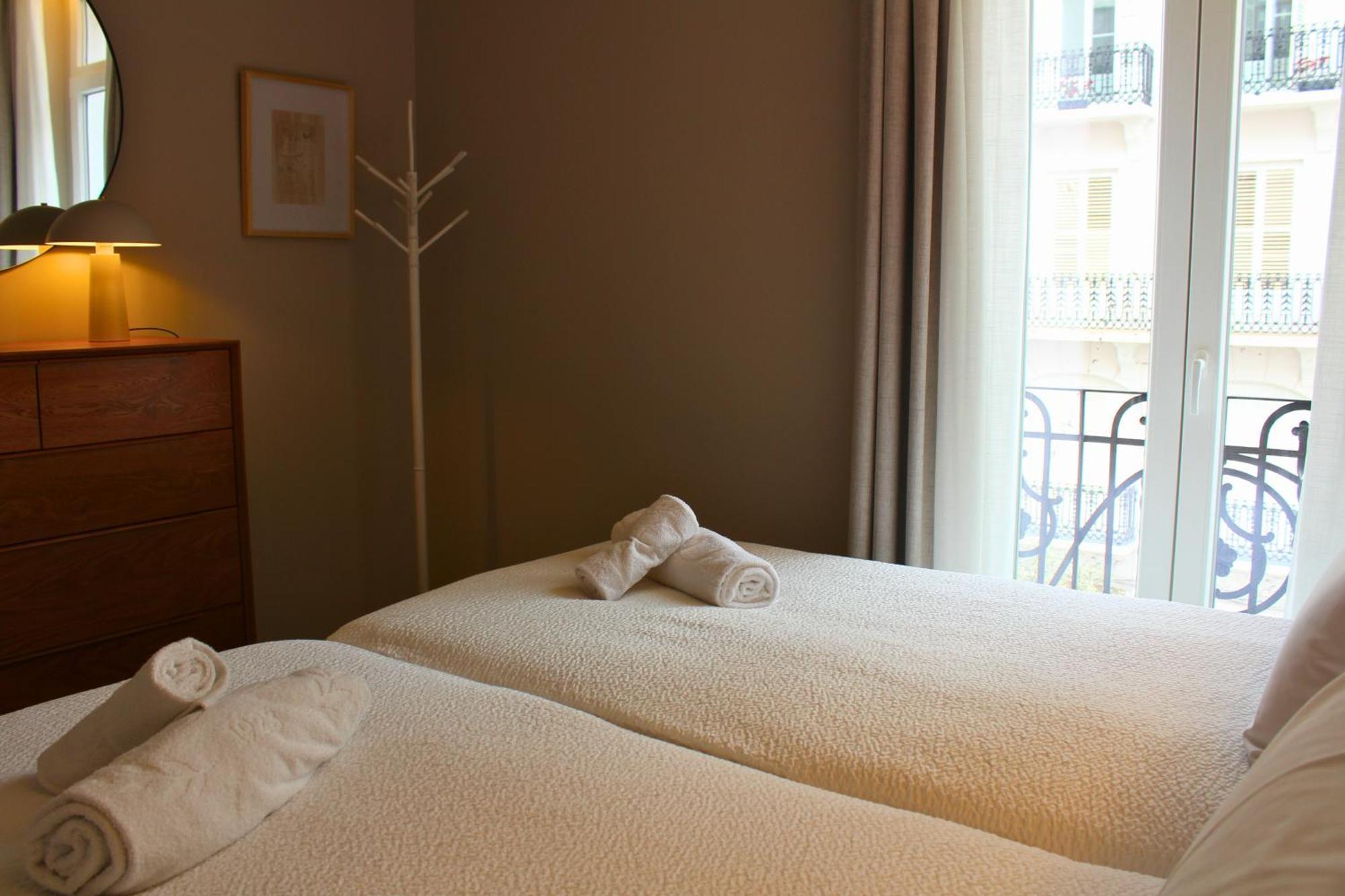 Valencia Apartamentos Goya Esterno foto