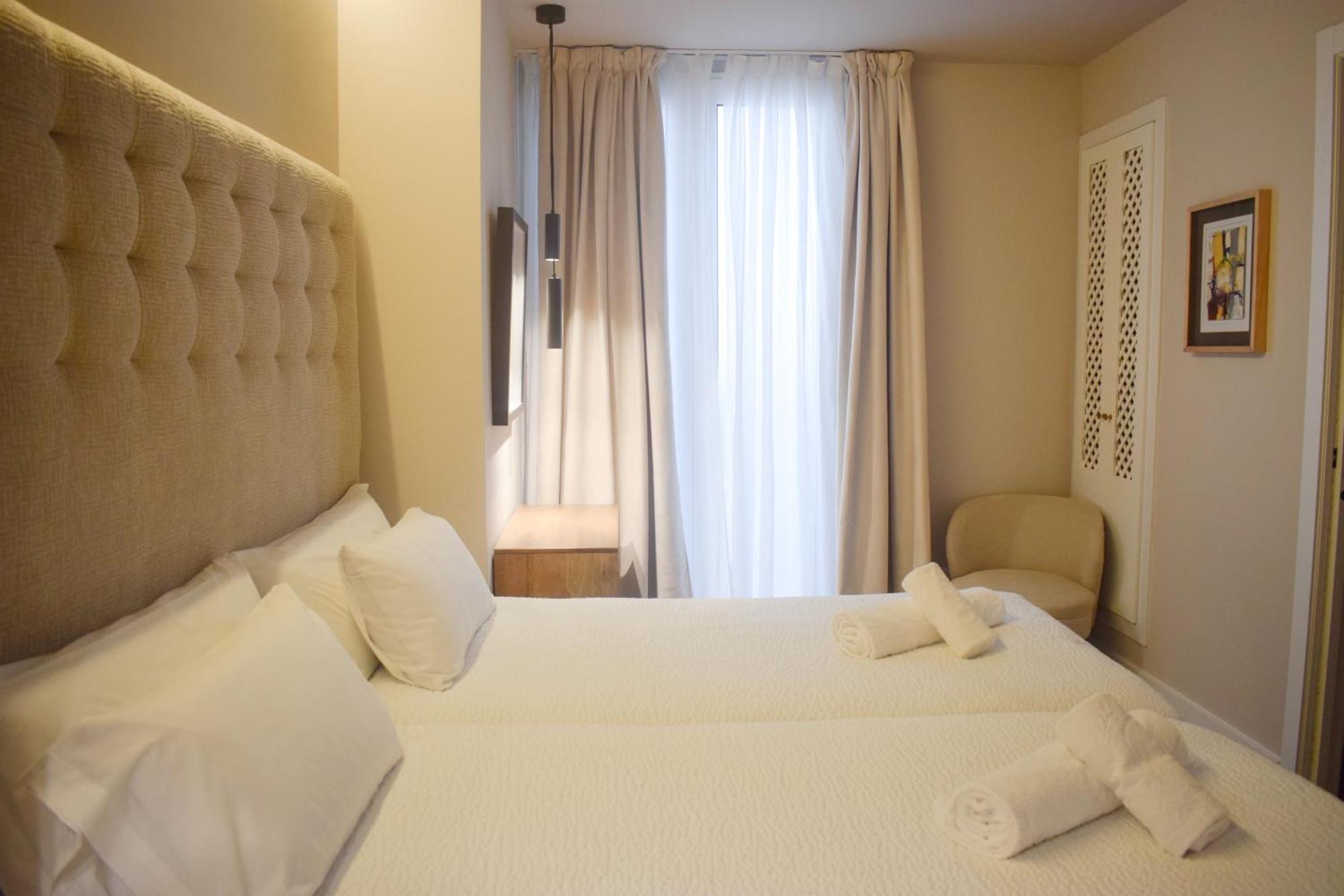 Valencia Apartamentos Goya Esterno foto
