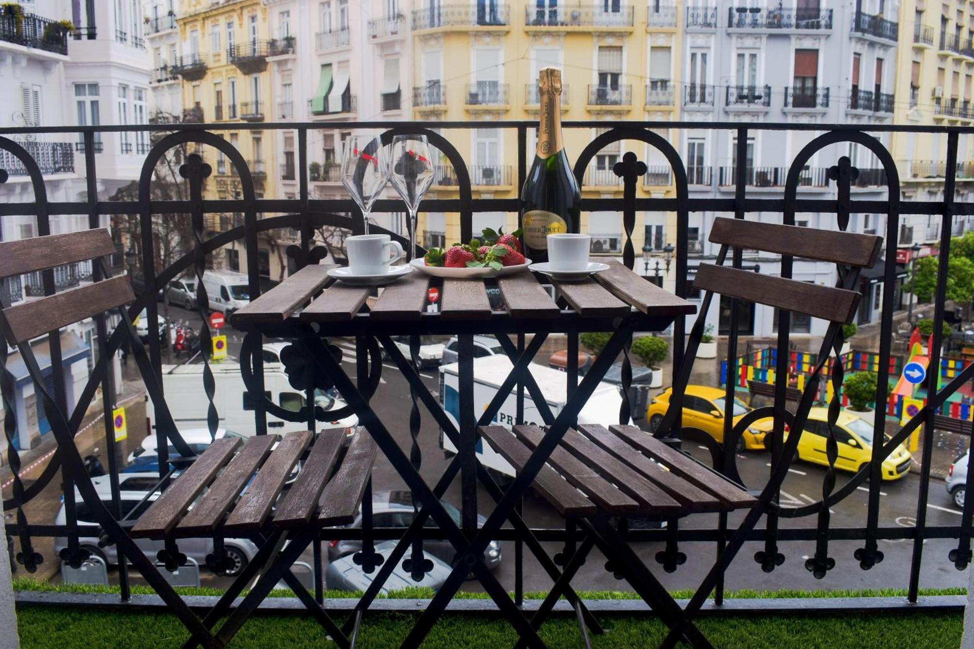 Valencia Apartamentos Goya Esterno foto